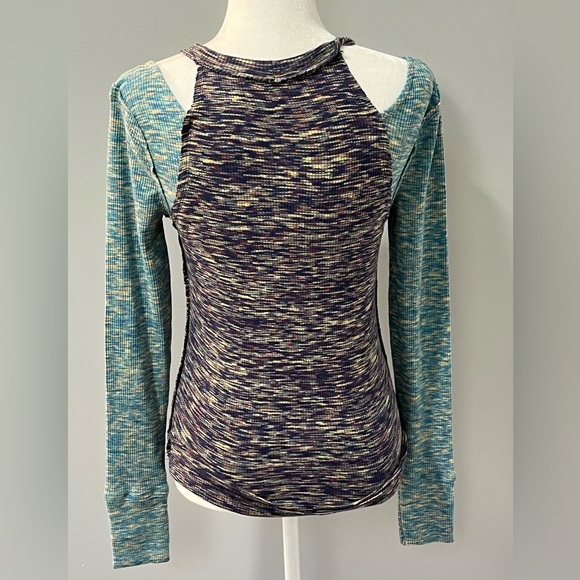 We The Free Top Out Of Control Tee Long Sleeve Women’s Size Medium NEW - Picture 4 of 10